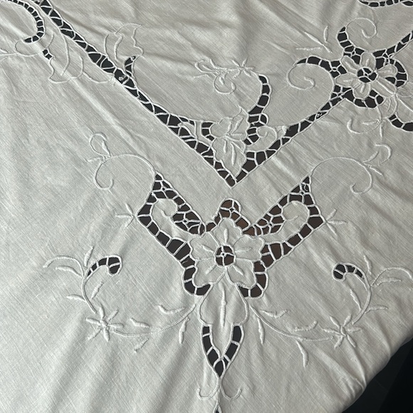 Vintage European Linen Embroidery Cutwork Table Cloth 93” x 126” - Picture 7 of 16